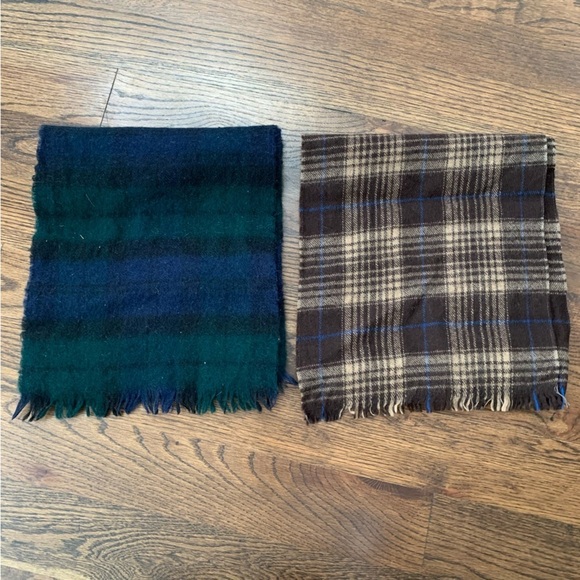 2 100% Plaid Wool Scarfs - Picture 1 of 9